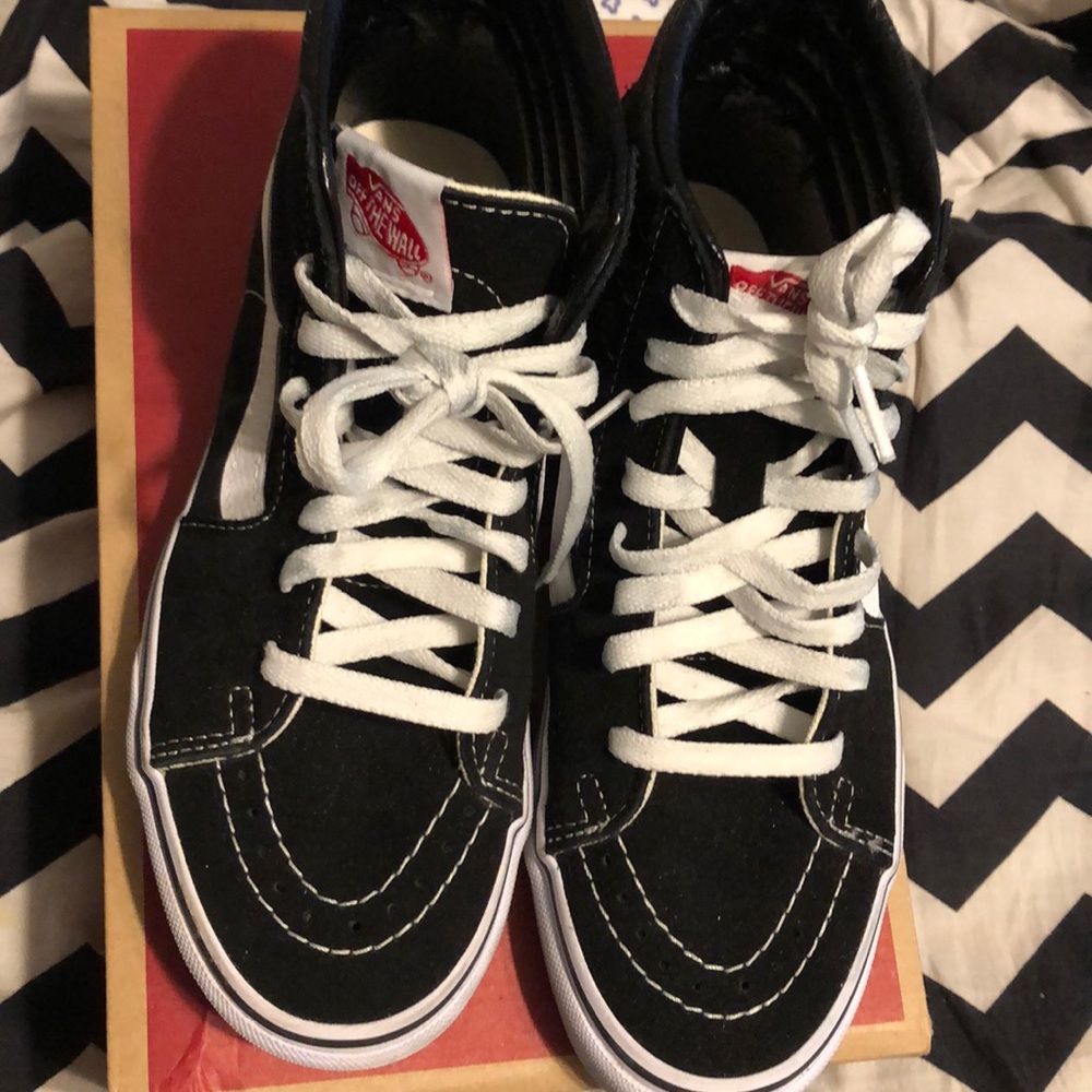 high top black and white vans size 7.5 in woman’s - Picture 4 of 4